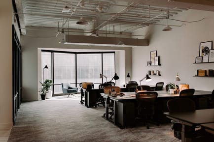 Image 5 of Common Desk - Trammell Crow Centre, 2001 Ross Avenue, 75201 - Dallas