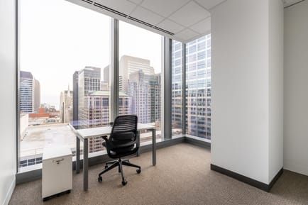 Image 1 of Regus - 110 North Wacker Dr - Chicago