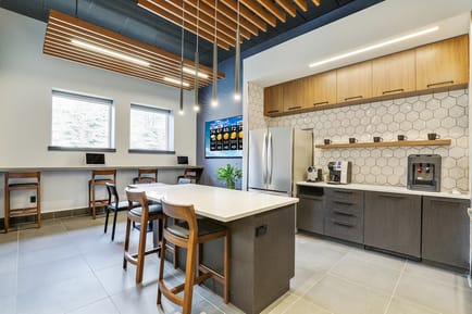 Image 2 of Essex Suites - 25 Pompton Ave, Verona