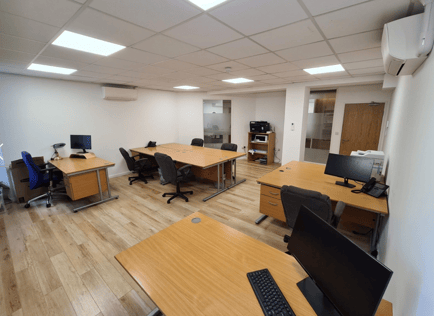 Image 4 of Winifled Place LTD (Managed 95 - 135 sqft) - 2D Lodge Lane, N12 - North Finchley