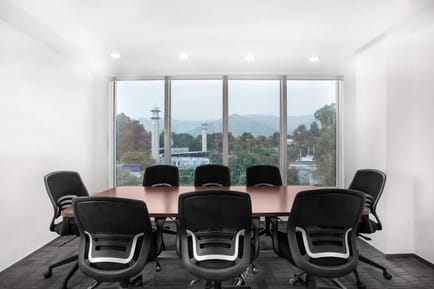 Image 3 of Regus - Emirates Tower, M-13, F-7, Markaz, 44210 - Islamabad