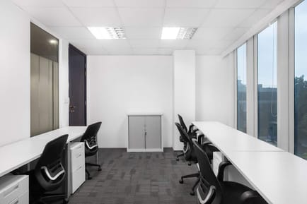 Image 7 of Regus - Emirates Tower, M-13, F-7, Markaz, 44210 - Islamabad
