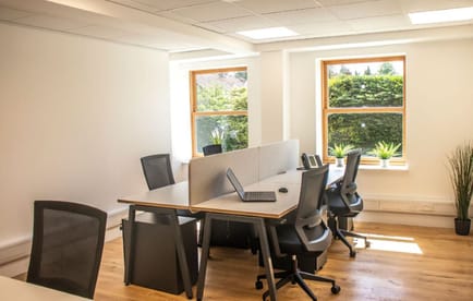 Image 2 of Chadwick Business Centres Limited - Cheyenne House - West Street, GU9 7EQ - Farnham