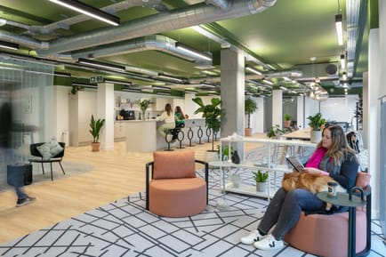 Image 3 of Spacemade - The Landing - 133 Upper Richmond Road, SW15 - Putney