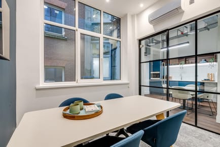 Image 3 of Kitt Offices (Managed 843 - 981 sqft) - 8 Laurence Pountney Hill, EC4R 0BE - Bank