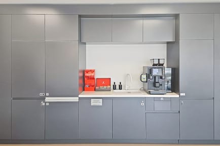 Image 6 of IWG (Regus) - City Gate - 3-5 Piata Presei Libere, 013702 - Bucharest