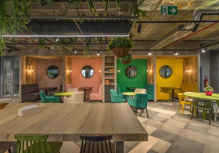Image 3 of Scott.Weber Workspace - 687-35 Pernerova, Praha 8 - Prague