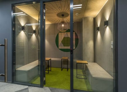 Image 11 of Scott.Weber Workspace - 687-35 Pernerova, Praha 8 - Prague