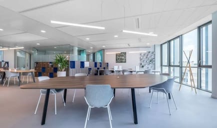 Image 2 of IWG (Regus) - Stop & Work Versailles Chantier - 2-12 Parvis Colonel Arnaud Beltrame, 78000 - Versailles