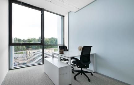 Image 4 of IWG (Regus) - Stop & Work Versailles Chantier - 2-12 Parvis Colonel Arnaud Beltrame, 78000 - Versailles