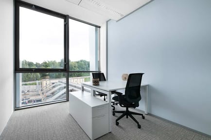 Image 4 of IWG (Regus) - Stop & Work Versailles Chantier - 2-12 Parvis Colonel Arnaud Beltrame, 78000 - Versailles