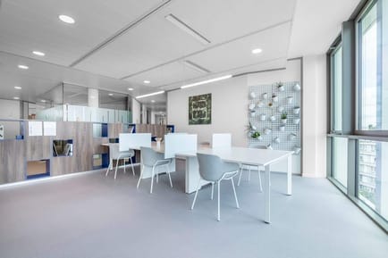 Image 8 of IWG (Regus) - Stop & Work Versailles Chantier - 2-12 Parvis Colonel Arnaud Beltrame, 78000 - Versailles