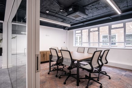Image 4 of Workpad (Managed 1,930 sqft) - 20 Ironmonger Lane, EC2V - Bank