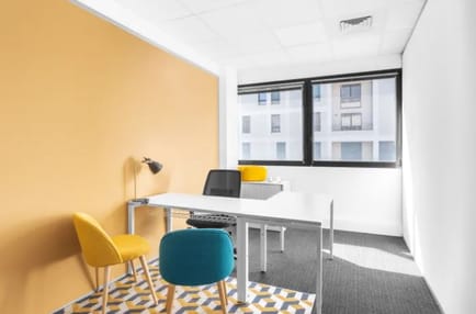 Image 5 of Regus - Comm 8A-1 - Gulyana Road, 44000 - Islamabad