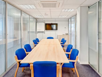 Image 3 of IWG (HQ) - Castle Court - 1 Castle Street, PO16 - Farehamn