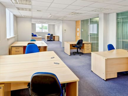 Image 4 of IWG (HQ) - Castle Court - 1 Castle Street, PO16 - Farehamn