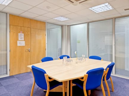 Image 5 of IWG (HQ) - Castle Court - 1 Castle Street, PO16 - Farehamn