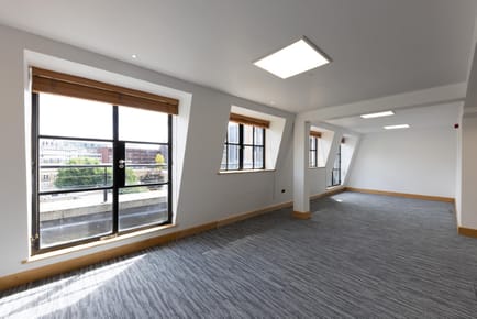 Image 3 of Sub800 Managed (1,243 - 1,243 sqft) - 25 W Tenter St, London E1 8DT, UK