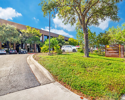 Image 4 of Boxer Workstyle - Brownwood Building - 4440 S Piedras, 78229 - San Antonio - TX