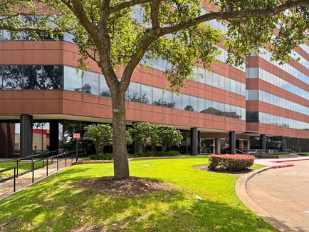 Image 11 of Regus - 6671 Southwest Fwy, 77074 - Houston