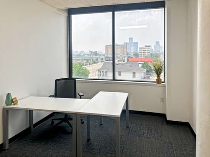 Image 4 of IWG (Regus) - 2751 E Jefferson Ave, 48207 - Detroit - MI