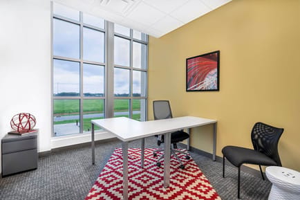 Image 4 of Regus - 201 Victory Blvd.