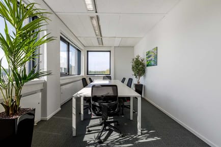 Image 2 of Regus - Nevelgaarde 8