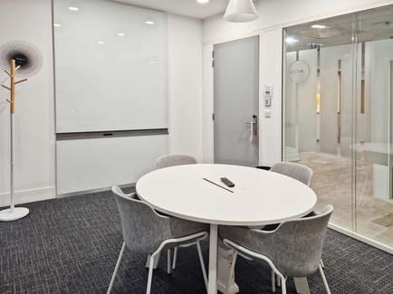 Image 10 of Regus - 132 rue Bossuet