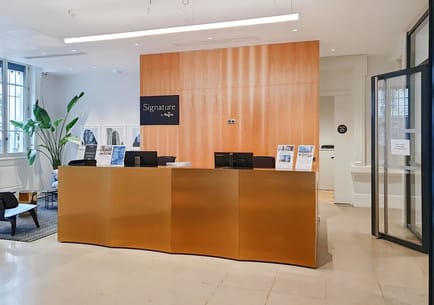 Image 2 of Signature - 41 cours de la liberte