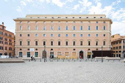 Image 1 of Signature - 2nd floor Palazzo Marignoli,Piazza di San Silvestro 8