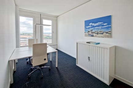 Image 20 of Signature - Signature by Regus Watermark,Überseeallee 10