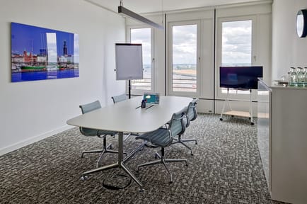 Image 22 of Signature - Signature by Regus Watermark,Überseeallee 10