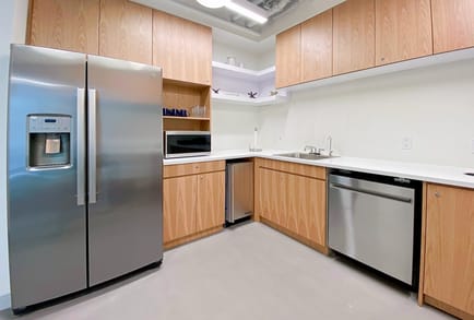 Image 6 of Spaces - 800-525 West 8th Avenue