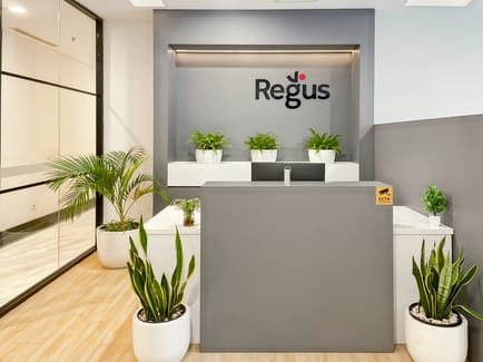 Image 2 of Regus - Jl. Dr. Ide Anak Agung Gde Agung Blok 6 No. 3,Menara Sunlife