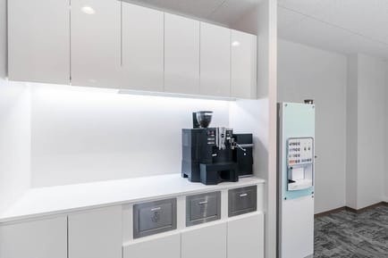 Image 7 of Regus - 2F　Denki Building Honkan,3-1 Sakurabashi Dori