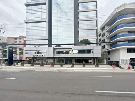 Image 1 of Regus - Av Eloy Alfaro E6-24,y Calle Francisco Andrade Marin