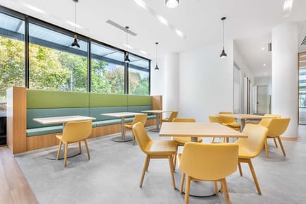 Image 10 of Regus - 155 Fanshawe Street