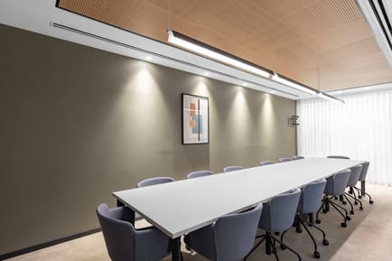 Image 4 of Regus - 7 Sapir St.
