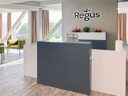 Image 2 of Regus - Arany János tér 1.