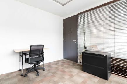 Image 2 of Regus - 90 Street No. 11- 13,Floors 4 and 5, Urban Plaza Building,Urban Plaza Complex