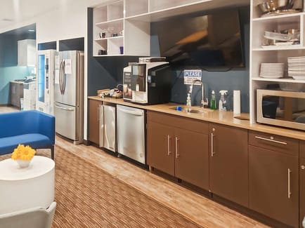 Image 6 of Regus - 885 West Georgia Street,Suite 1480