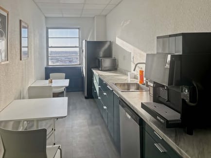 Image 5 of Hq - 719 Scott Ave,12th floor