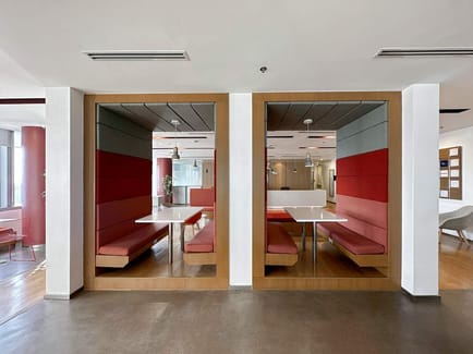 Image 5 of Regus - 6813 Ayala Avenue / HV Dela Costa Street,41st Floor, GT Tower