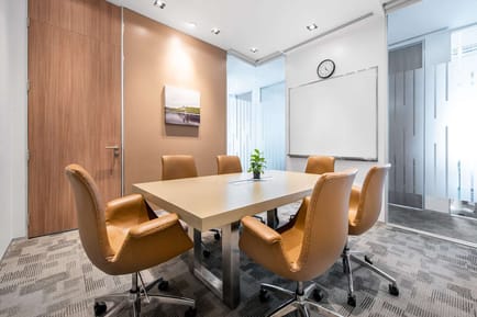 Image 3 of Regus - 89 AIA Capital Center 20/F, Room 2005-2007,Ratchadapisek Road, Kwaeng Dindaeng,Khet Dindaeng