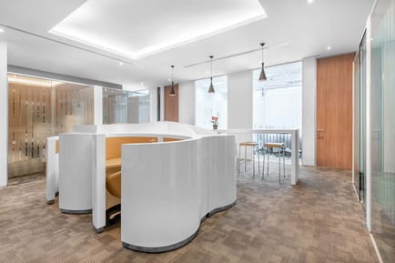 Image 5 of Regus - 89 AIA Capital Center 20/F, Room 2005-2007,Ratchadapisek Road, Kwaeng Dindaeng,Khet Dindaeng