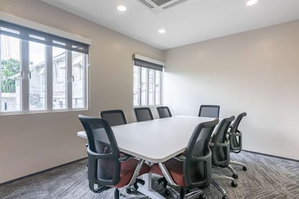 Image 2 of Regus - 165 Waterloo Street North,New Trafalgar Building, Grd & 1st Floor, Cummingsburg
