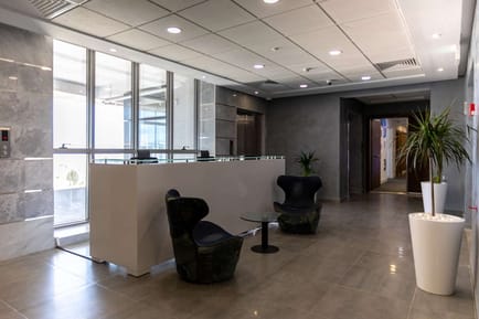Image 2 of Regus - Immeuble New Tower, Boulevard de La Terre,Centre Urbain Nord