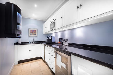 Image 6 of Signature - 27-29 Rue de Bassano