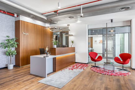 Image 2 of Regus - RME Holdings - Dubai Branch, R-311-315, Jumeirah Living Marina Gate 3,Mezzanine Floor,Dubai Marina