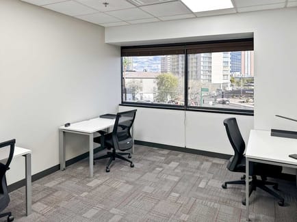 Image 9 of Regus - 300 W Clarendon,3rd Floor